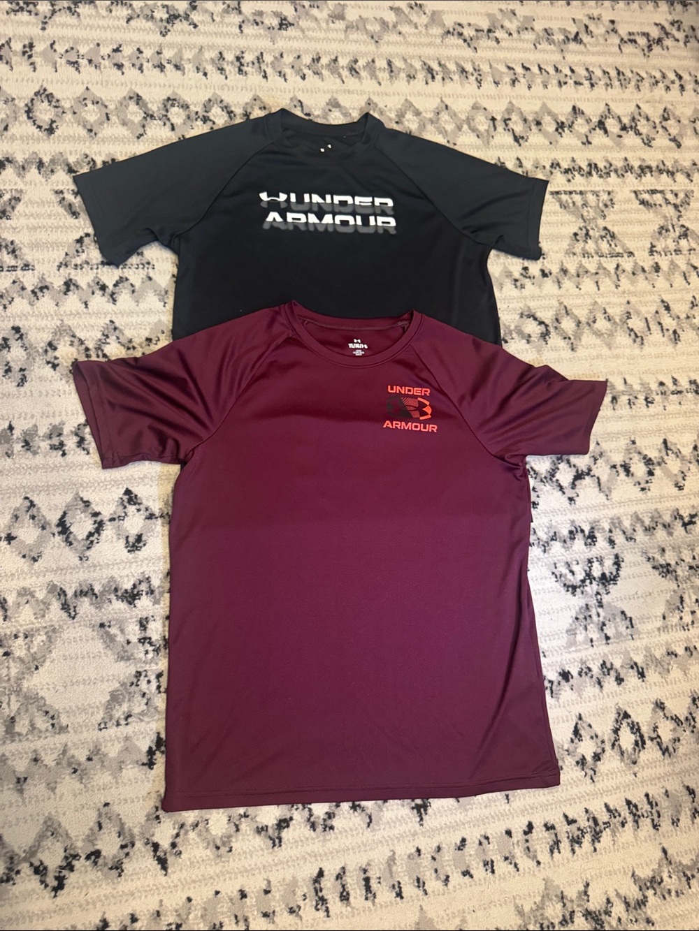 Under Armour Youth Large - Short Sleeve Tees - Black & Maroon